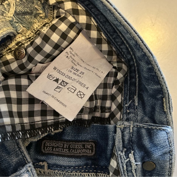 Guess Jeans - Picture 7 of 8